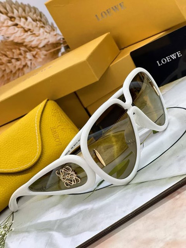 عینک لوو Loewe تکرنگ سفید