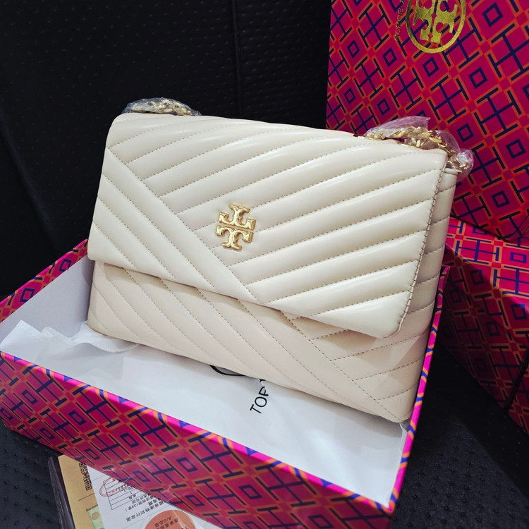 کیف دوشی زنانه Tory Burch طرح دوخت مورب زنجیری